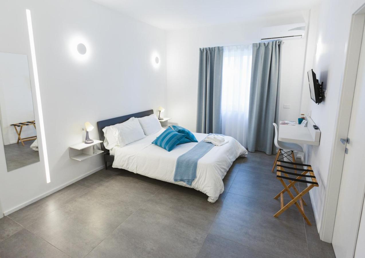 B&B A Due Passi Dal Mare Gela Exterior foto
