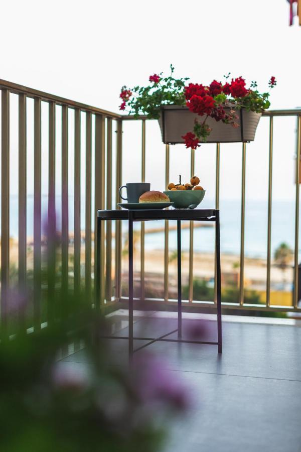 B&B A Due Passi Dal Mare Gela Exterior foto
