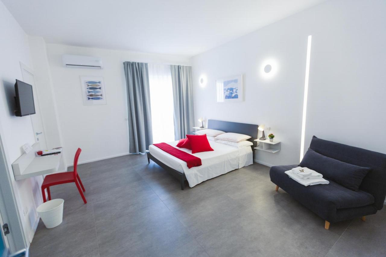 B&B A Due Passi Dal Mare Gela Exterior foto